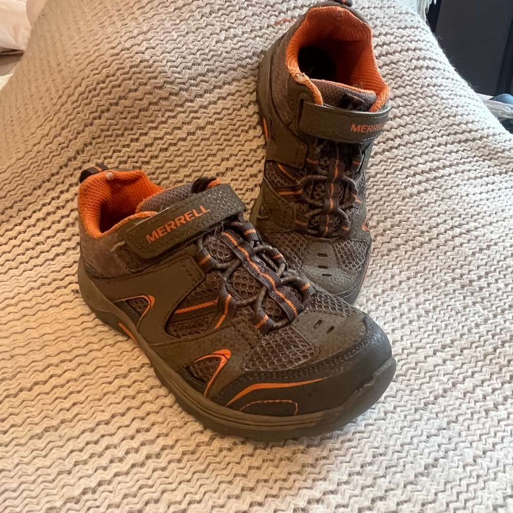 Merrell Kids' Olive and Orange Shoes, Size 13.5